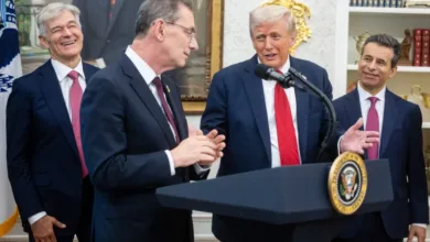 Mehmet Oz, administrator of the Centers for Medicare & Medicaid Services, (from left), Albert Bourla, CEO of Pfizer, President Trump, and Martin Makary, commissioner of the Food and Drug Administration, discuss a drug price initiative in the Oval Office Tuesday.