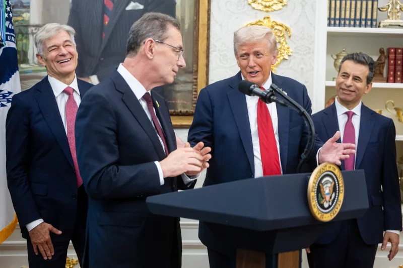 Mehmet Oz, administrator of the Centers for Medicare & Medicaid Services, (from left), Albert Bourla, CEO of Pfizer, President Trump, and Martin Makary, commissioner of the Food and Drug Administration, discuss a drug price initiative in the Oval Office Tuesday.